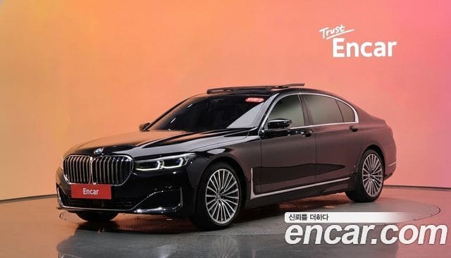 BMW 7 Series — фото 1