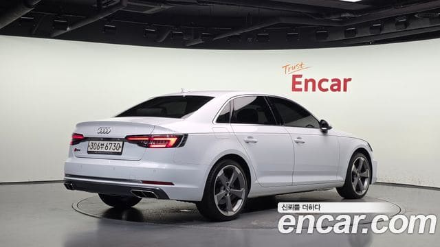 Audi A4 — фото 1