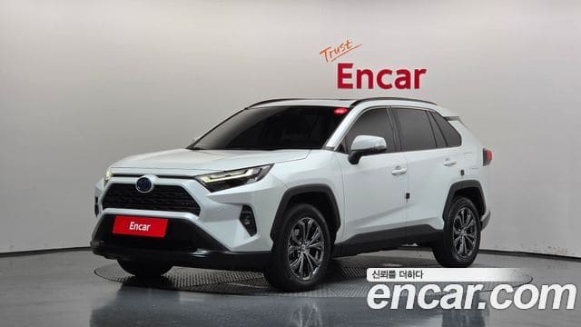 Toyota RAV4 — фото 1