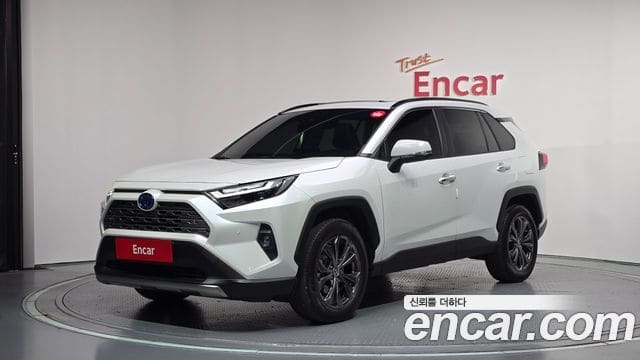 Toyota RAV4 — фото 1