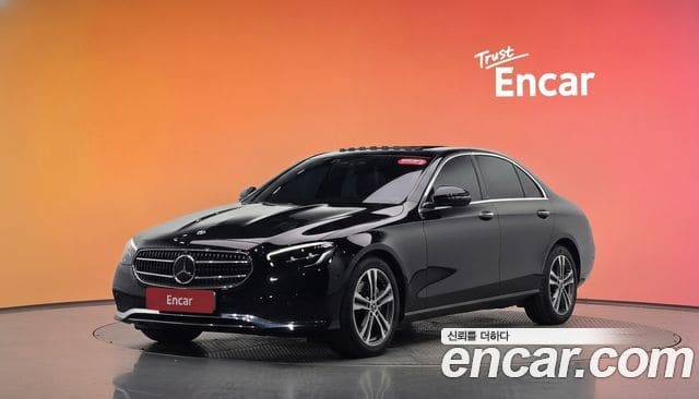 Mercedes-Benz E-Class — фото 1