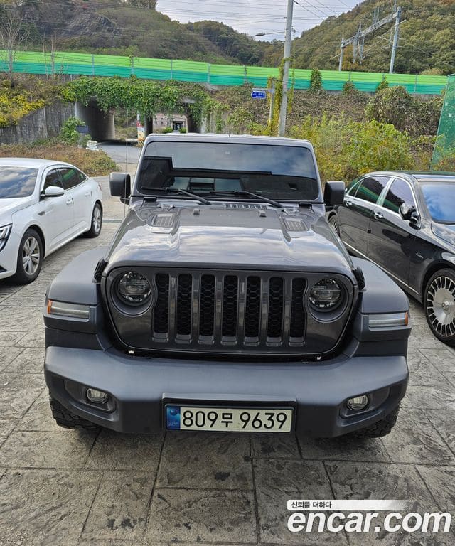 Jeep Gladiator — фото 1