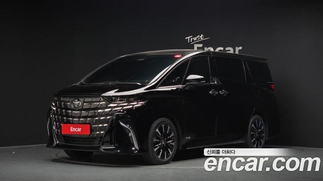 Toyota Alphard — фото 1