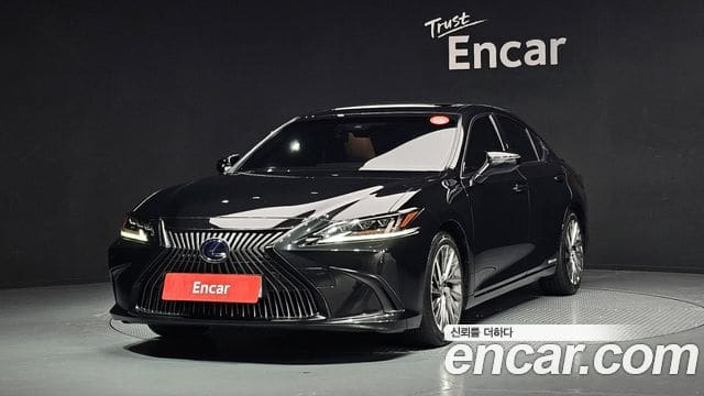 Lexus ES300h — фото 1