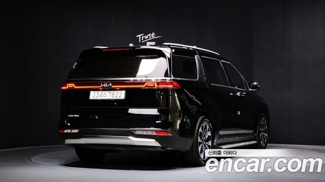 Kia Carnival — фото 1