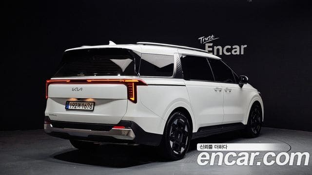 Kia Carnival — фото 1