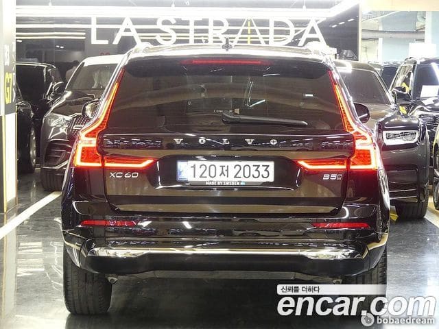 Volvo XC60 — фото 1