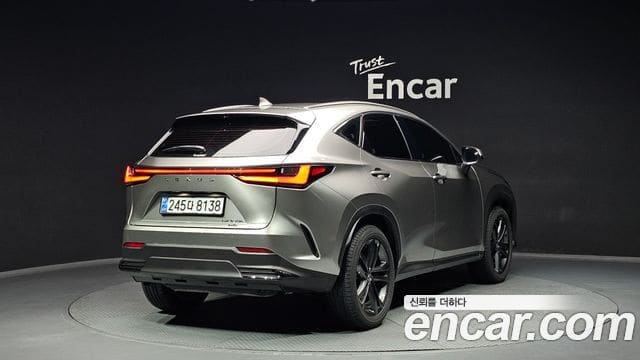Lexus NX350h — фото 1