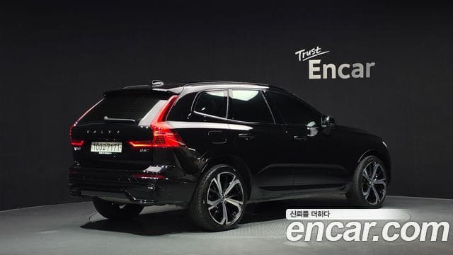 Volvo XC60 — фото 1