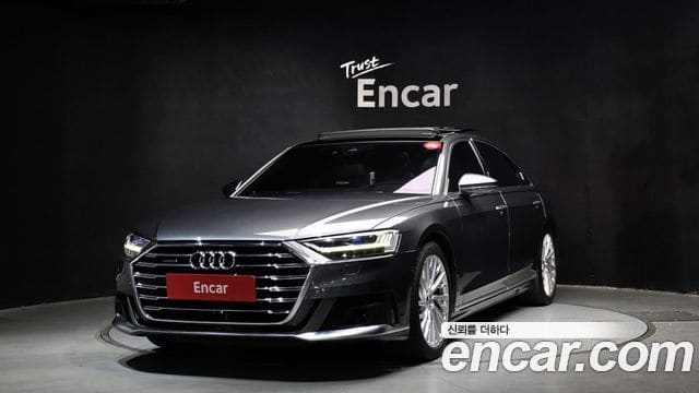 Audi A8 — фото 1