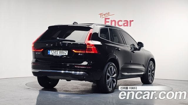 Volvo XC60 — фото 1