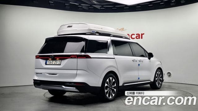 Kia Carnival — фото 1
