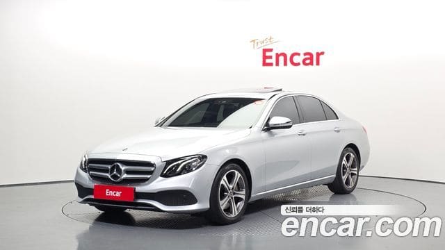 Mercedes-Benz E-Class — фото 1