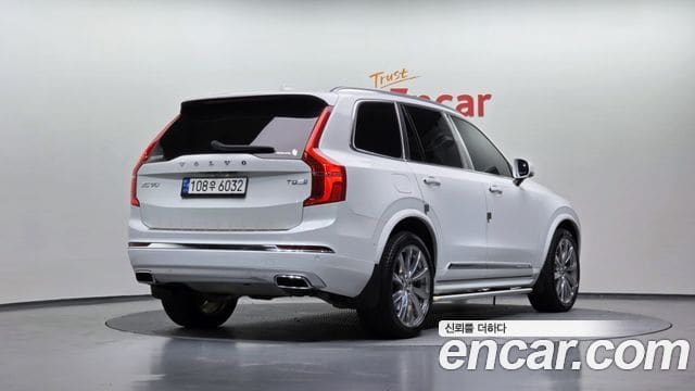 Volvo XC90 — фото 1