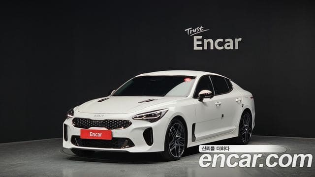 Kia Stinger — фото 1