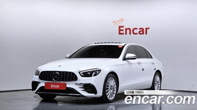 Mercedes-Benz E-Class — фото 1