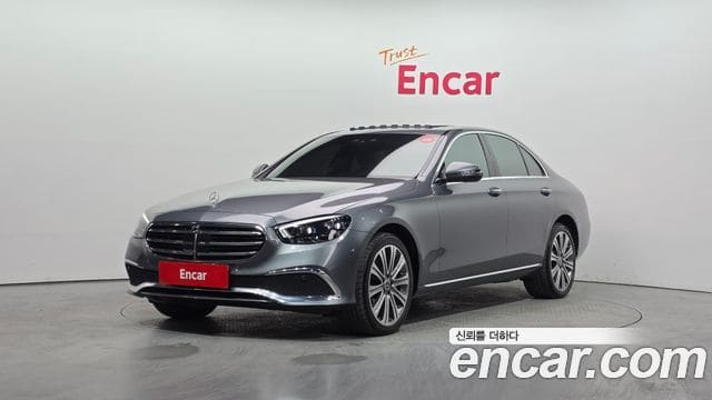 Mercedes-Benz E-Class — фото 1