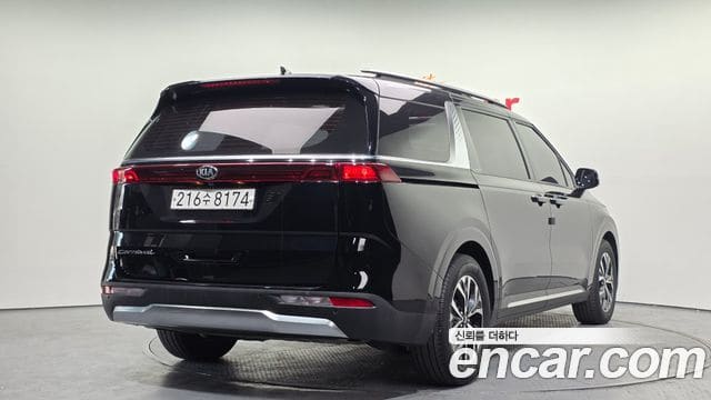 Kia Carnival — фото 1