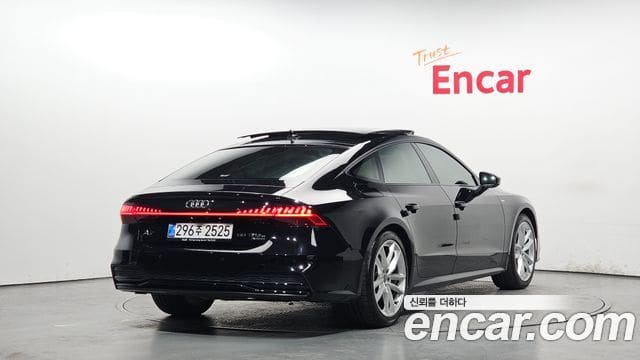 Audi A7 — фото 1