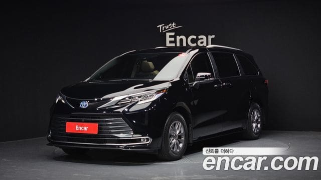 Toyota Sienna — фото 1