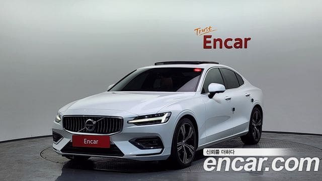 Volvo S60 — фото 1