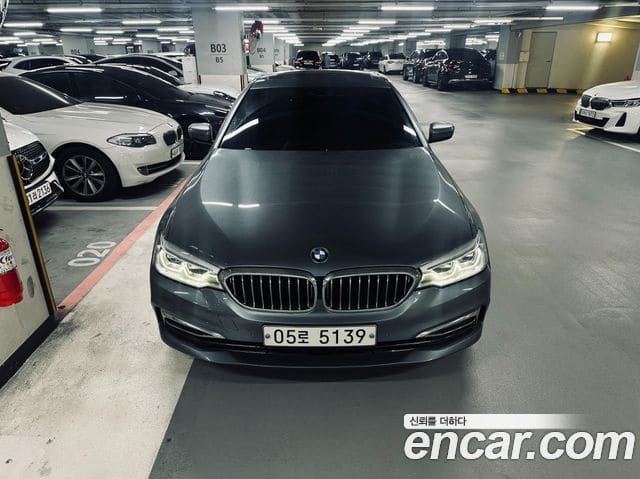 BMW 5 Series — фото 1