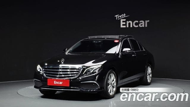 Mercedes-Benz E-Class — фото 1