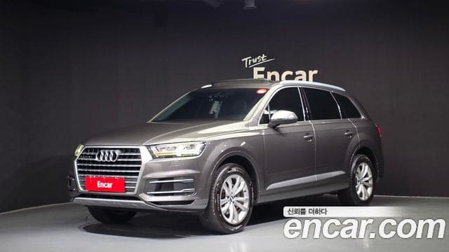 Audi Q7 — фото 1