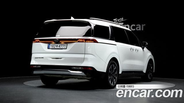 Kia Carnival — фото 1