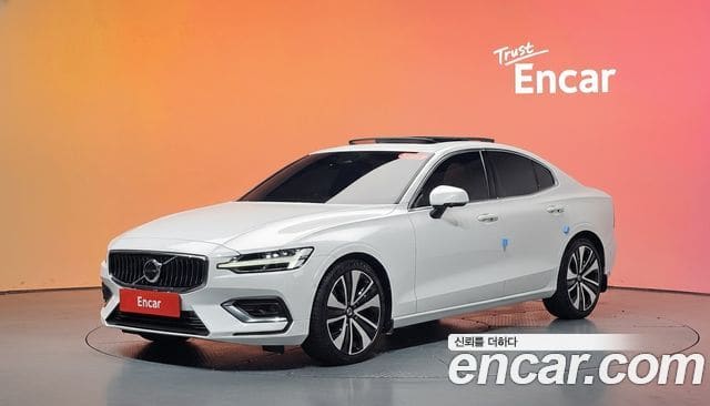 Volvo S60 — фото 1