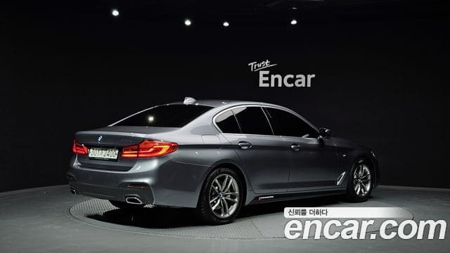 BMW 5 Series — фото 1