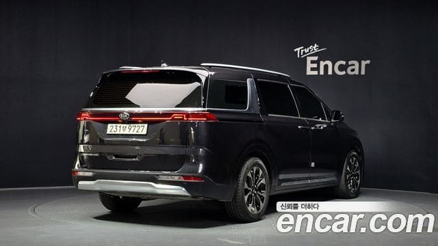 Kia Carnival — фото 1