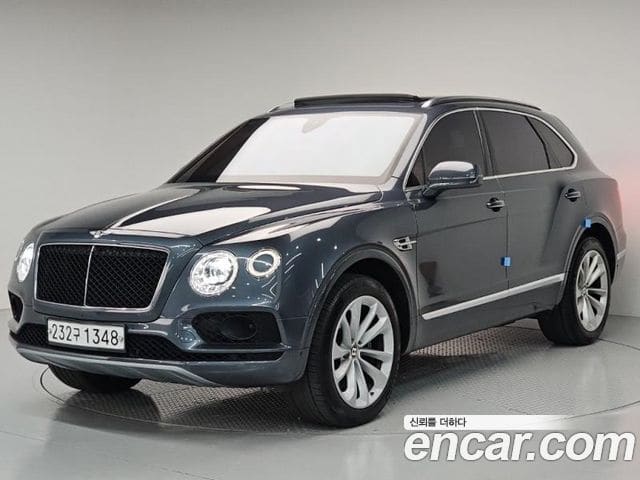 Bentley Bentayga — фото 1