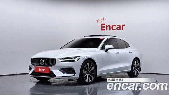 Volvo S60 — фото 1