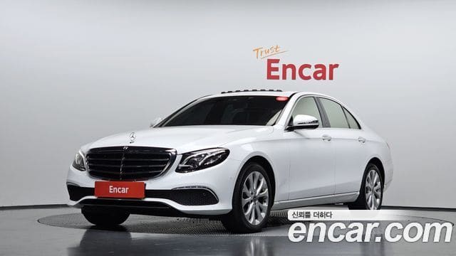 Mercedes-Benz E-Class — фото 1