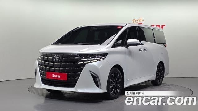 Toyota Alphard — фото 1