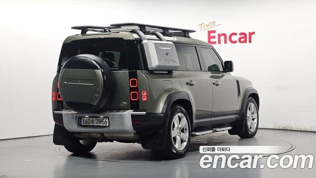 Land Rover Defender — фото 1