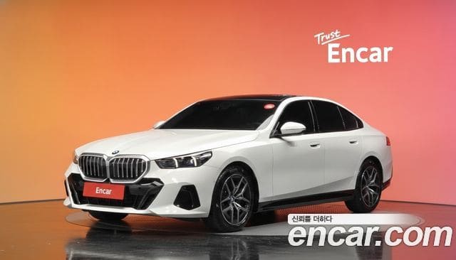 BMW 5 Series — фото 1
