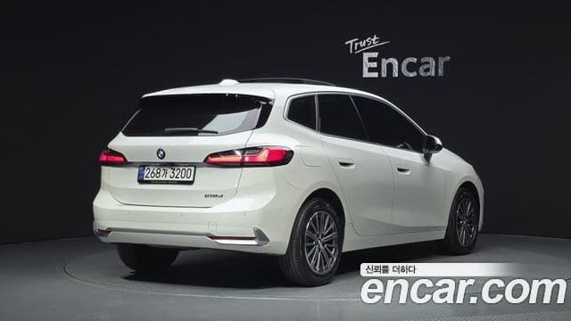 BMW 2 Series Active Tourer — фото 1
