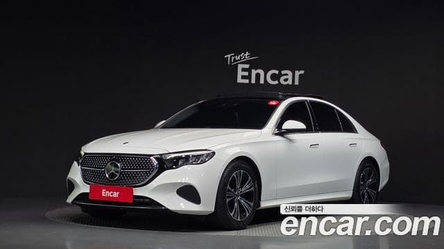 Mercedes-Benz E-Class — фото 1