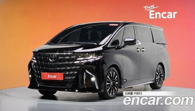 Toyota Alphard — фото 1