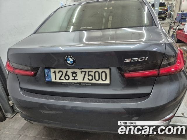 BMW 3 Series — фото 1
