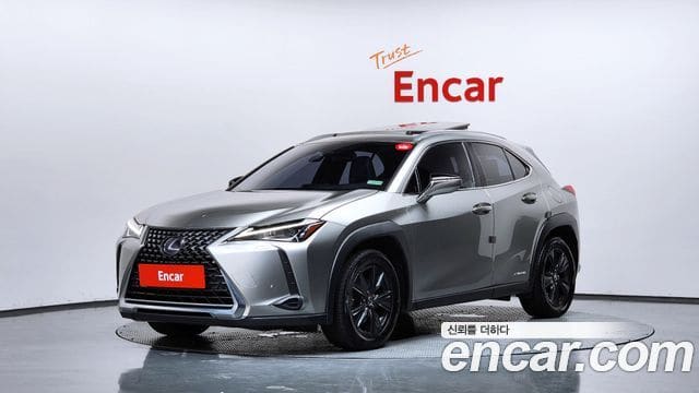 Lexus UX250h — фото 1