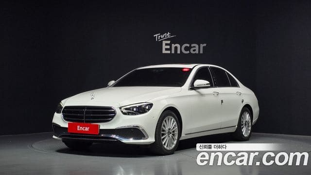 Mercedes-Benz E-Class — фото 1