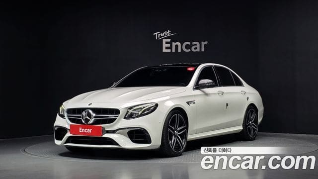 Mercedes-Benz E-Class — фото 1