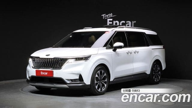 Kia Carnival — фото 1