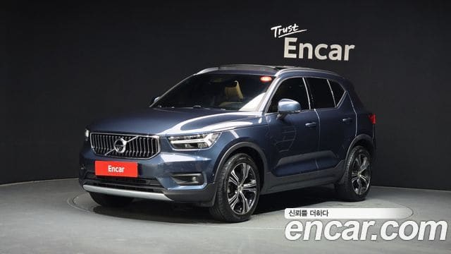 Volvo XC40 — фото 1
