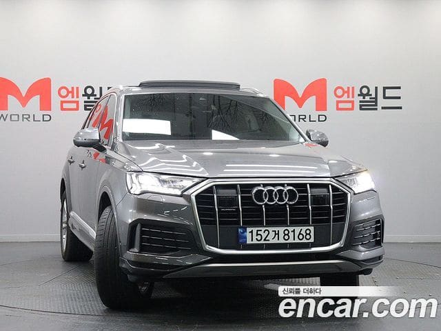 Audi Q7 — фото 1