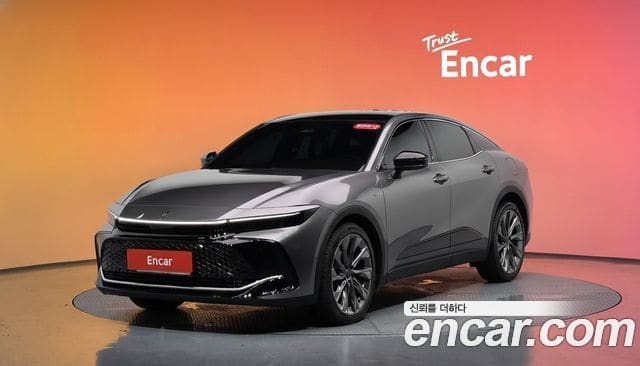Toyota Crown Crossover — фото 1