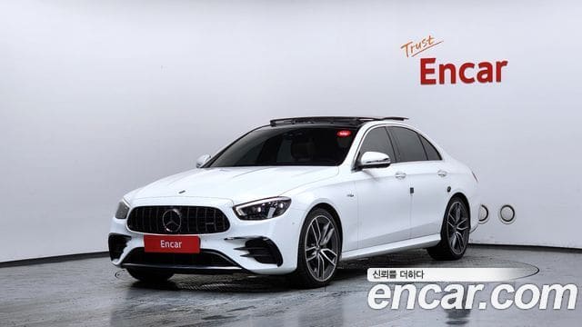 Mercedes-Benz E-Class — фото 1